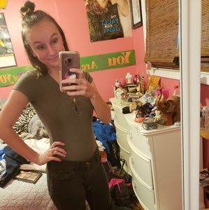 Meet your Posher, Nicole